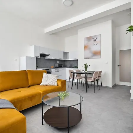 Enjoy Downtown Boutique #13 By Goodnite Cz Apartment