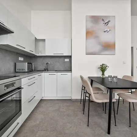 Apartment Enjoy Downtown Boutique #13 By Goodnite Cz