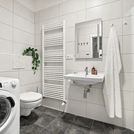 Enjoy Downtown Boutique #13 By Goodnite Cz Apartment *