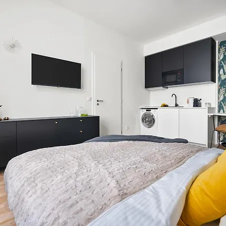 Enjoy Downtown Boutique #13 By Goodnite Cz * Brno