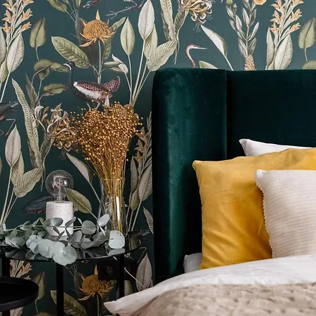 Enjoy Downtown Boutique #13 By Goodnite Cz Apartment