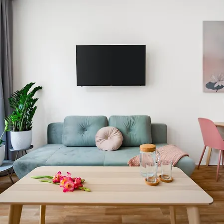 Apartment Enjoy Downtown Boutique #13 By Goodnite Cz *